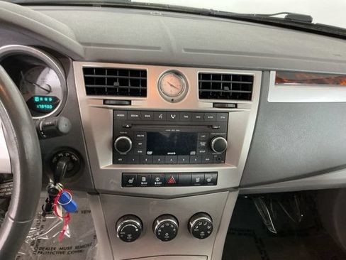 Used 2007 Chrysler Sebring Limited w/ Premium Group FWD image 17