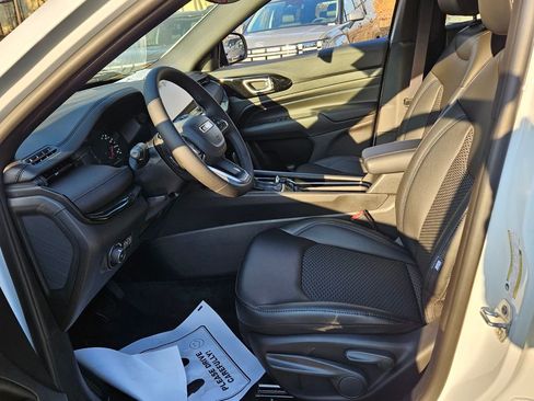 New 2026 Jeep Compass Latitude image 5