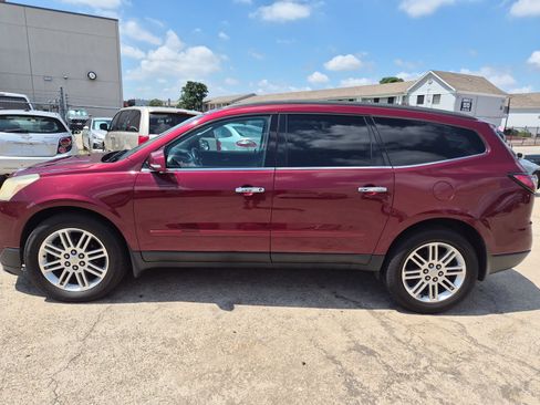 Used 2015 Chevrolet Traverse LT w/ Style and Technology Package FWD image 2