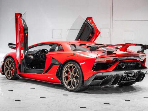 Used 2021 Lamborghini Aventador SVJ AWD/4WD image 21