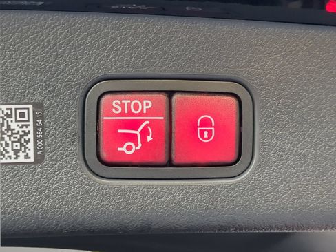 Used 2025 Mercedes-Benz GLC 300 image 47