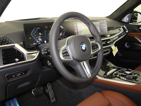 New 2026 BMW X7 M60i image 4