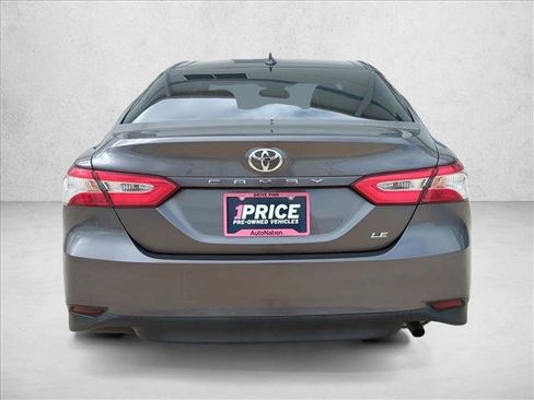 Used 2020 Toyota Camry LE image 7