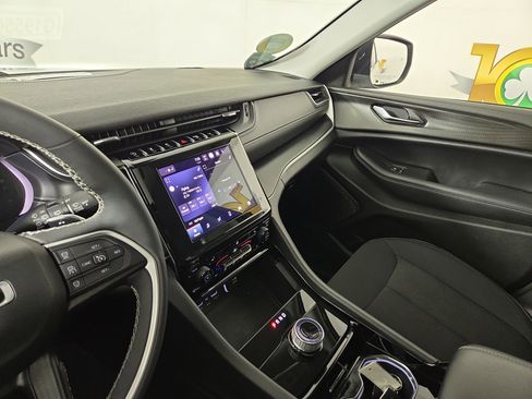 Used 2023 Jeep Grand Cherokee Laredo w/ Luxury Tech Group I image 24