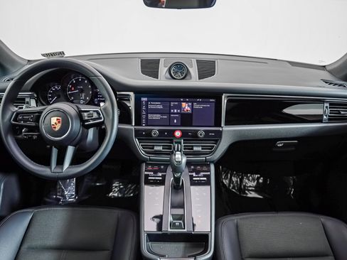 Certified 2023 Porsche Macan AWD/4WD image 15