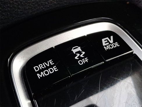 Used 2023 Toyota Corolla SE image 22