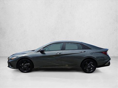 Used 2026 Hyundai Elantra Sport FWD image 9