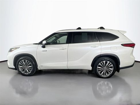 Used 2020 Toyota Highlander Platinum AWD/4WD image 3