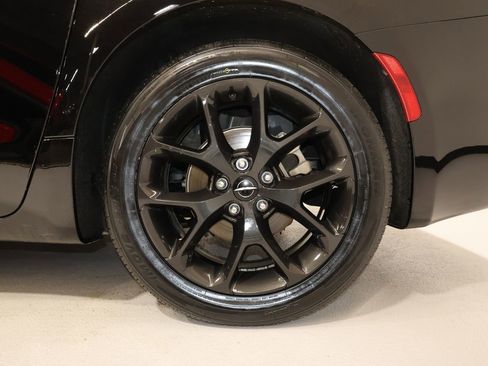 Used 2025 Chrysler Pacifica Limited FWD image 33