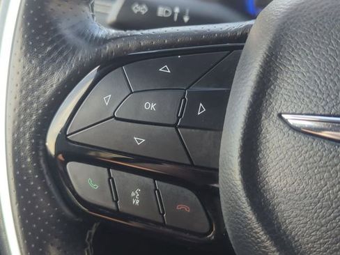 Used 2021 Chrysler Pacifica Limited w/ S Appearance Package image 15