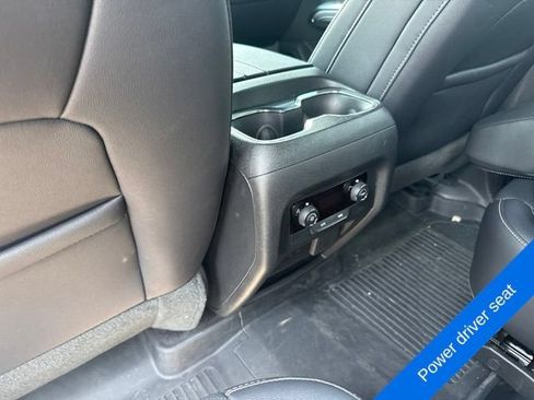 Used 2026 Chevrolet Traverse LT w/ Midnight/Sport Edition AWD/4WD image 15
