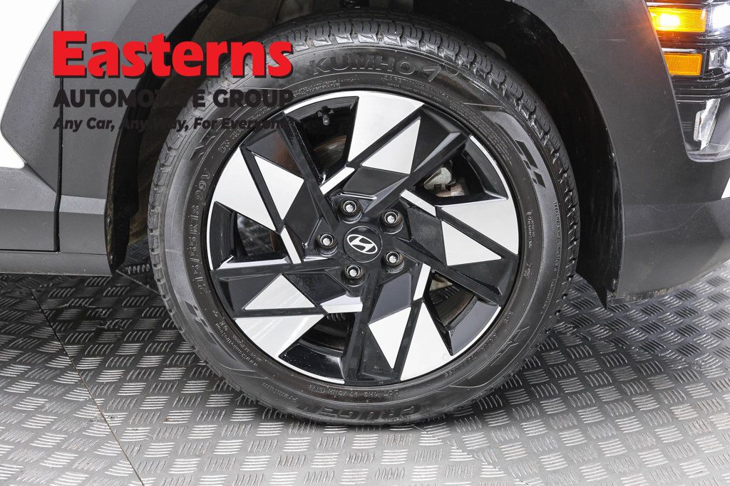 Used 2025 Hyundai Kona SEL FWD image 32