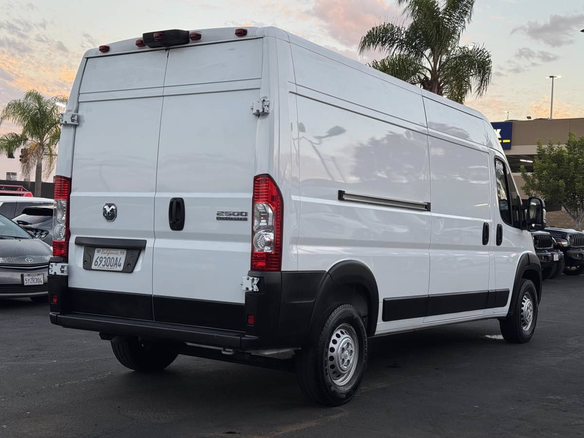 Used 2025 RAM ProMaster 2500 w/ Convenience Group FWD image 11