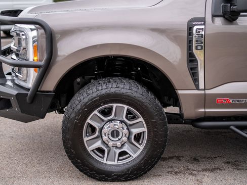 Used 2023 Ford F350 Lariat w/ FX4 Off-Road Package image 10