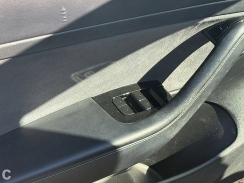 Used 2020 Tesla Model 3 Standard Range Plus RWD image 15