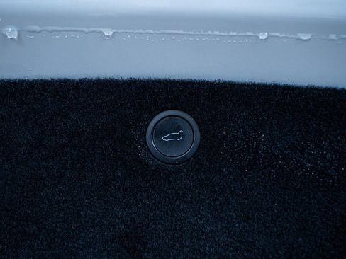 Used 2022 Tesla Model X image 58