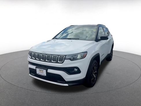 Used 2025 Jeep Compass Limited image 7
