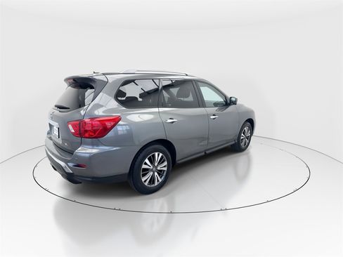 Used 2018 Nissan Pathfinder SL image 8