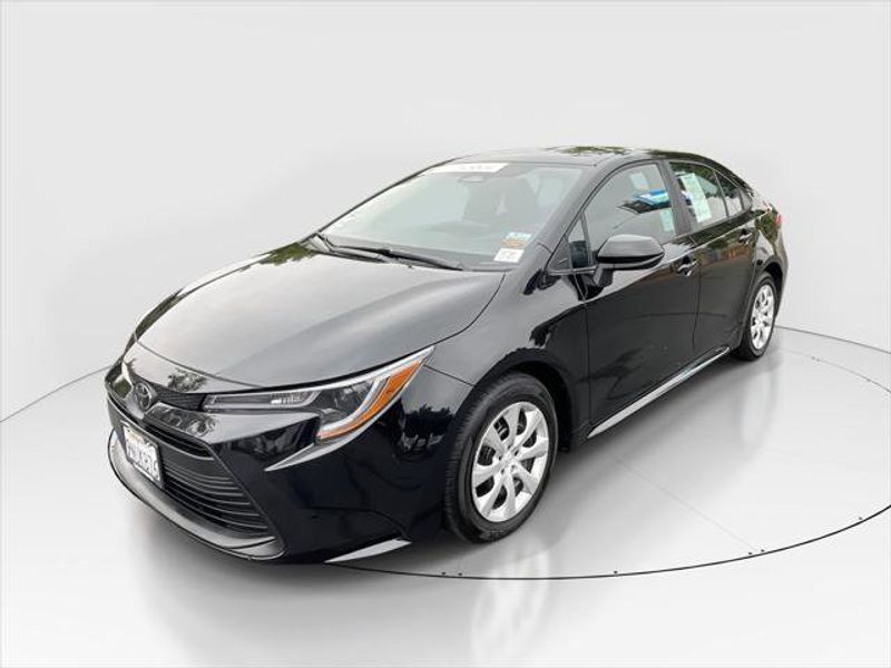 Certified 2024 Toyota Corolla LE image 1