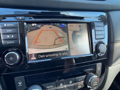 Used 2020 Nissan Rogue SV w/ Sun & Sound Touring Package image 17