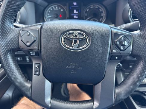 Used 2016 Toyota Tacoma TRD Sport w/ Towing Package AWD/4WD image 32