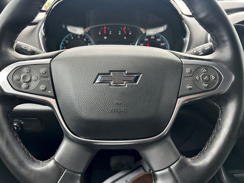 Used 2023 Chevrolet Traverse RS FWD image 15