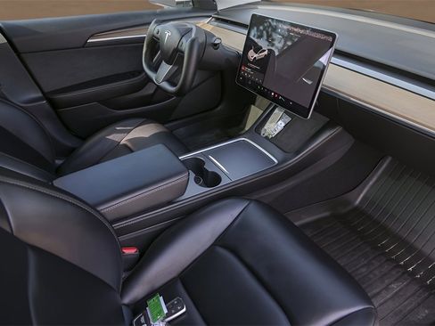 Used 2021 Tesla Model 3 Performance image 27