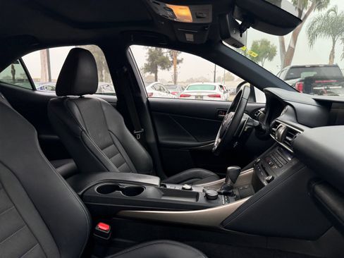 Used 2019 Lexus IS 300 image 19