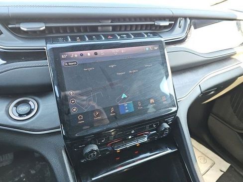 Used 2023 Jeep Grand Cherokee L Limited w/ Black Appearance Package image 20