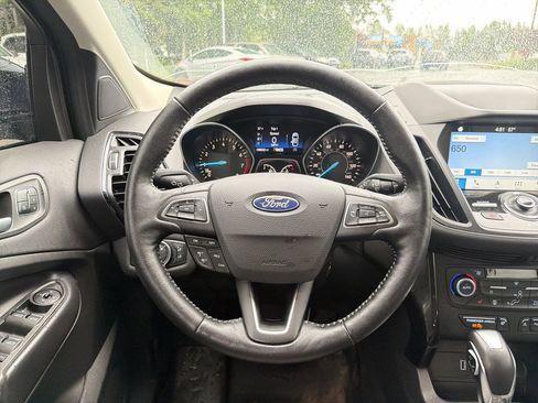 Used 2019 Ford Escape Titanium AWD/4WD image 14