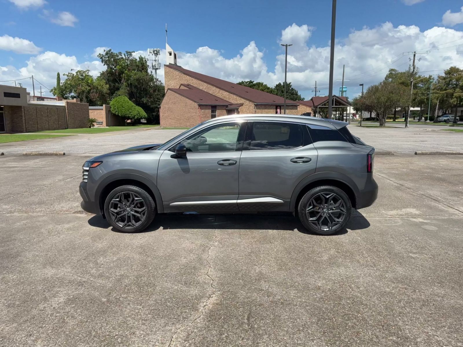 Used 2026 Nissan Kicks SR FWD image 10