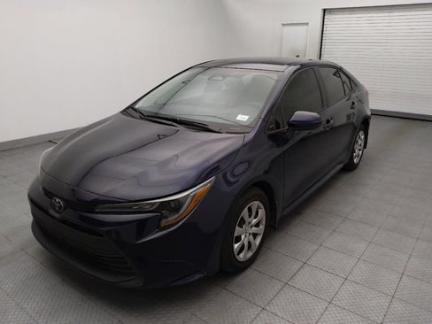 Used 2025 Toyota Corolla LE FWD image 2