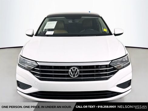 Used 2020 Volkswagen Jetta SE w/ SE Cold Weather Package FWD image 2