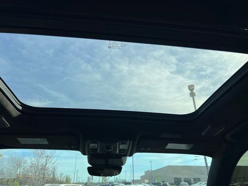 Used 2022 Cadillac Escalade Sport Platinum w/ Heavy-Duty Trailer Package image 25