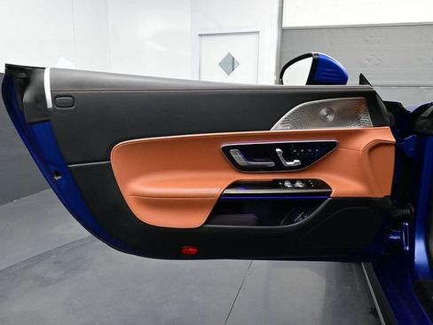 Used 2023 Mercedes-Benz SL 43 AMG SL 43 AMG w/ Driver Assistance Package image 8