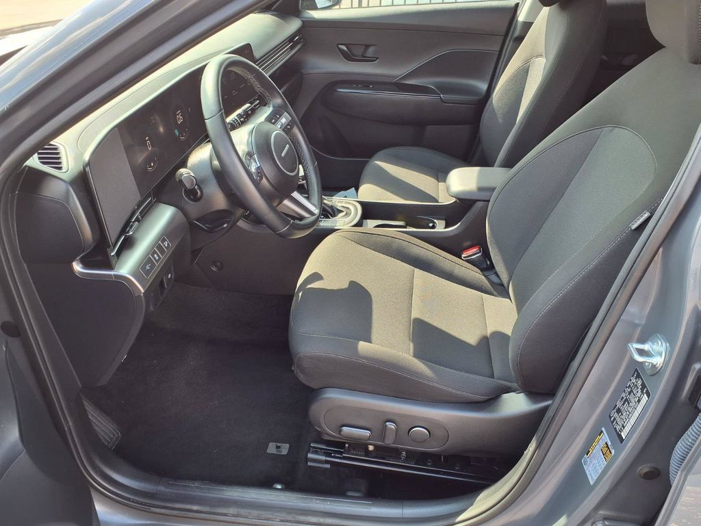 Used 2025 Hyundai Kona SEL AWD/4WD image 19