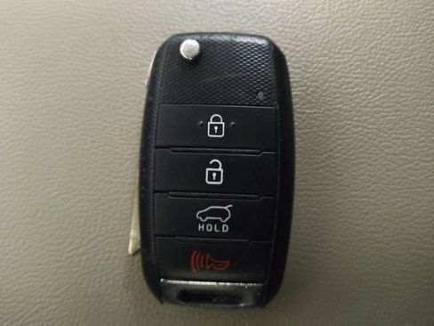 Used 2019 Kia Sorento FWD image 32