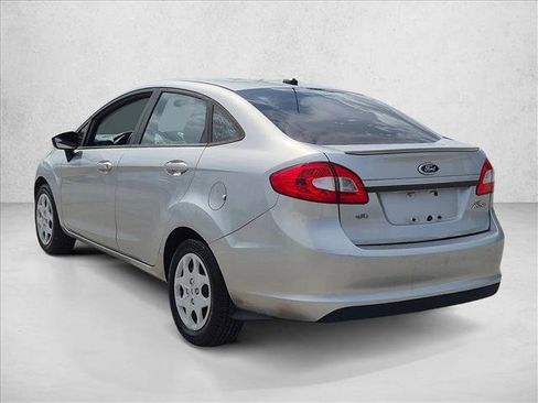 Used 2013 Ford Fiesta SE w/ Super Fuel Economy Pkg FWD image 7