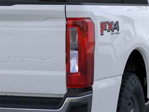 New 2026 Ford F250 XL w/ XL Off-Road Package image 21