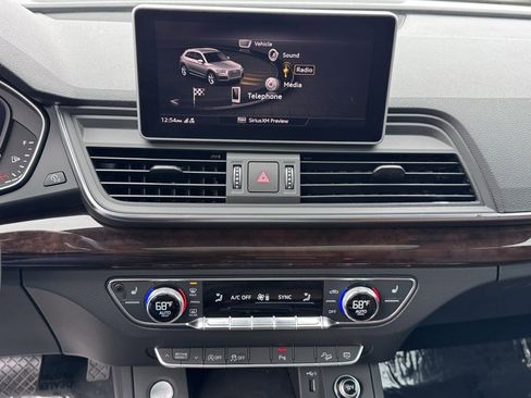 Used 2018 Audi Q5 2.0T w/ Premium Plus Package image 25