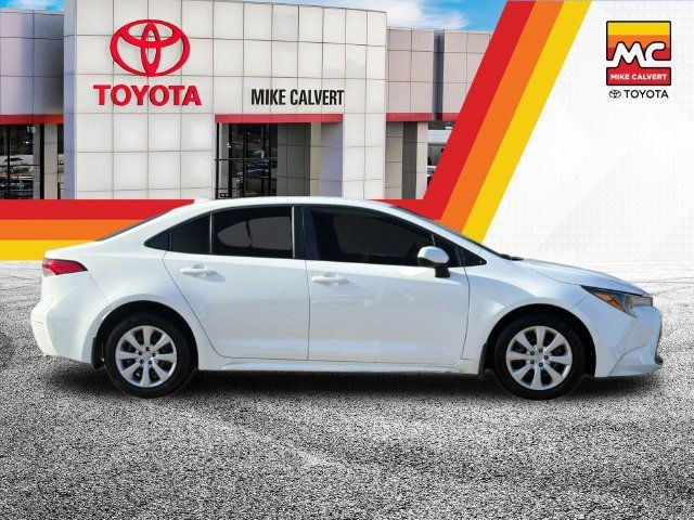 Used 2026 Toyota Corolla LE FWD image 6