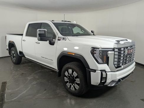 Used 2025 GMC Sierra 2500 Denali w/ Technology Package image 2