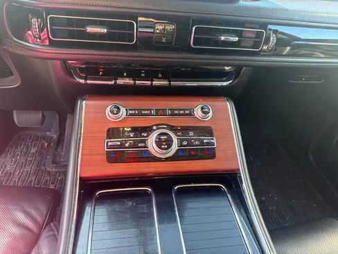Used 2022 Lincoln Aviator Reserve w/ Equipment Group 201A AWD/4WD image 19
