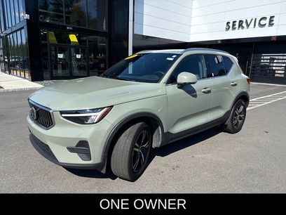 Used 2024 Volvo XC40 B5 Core