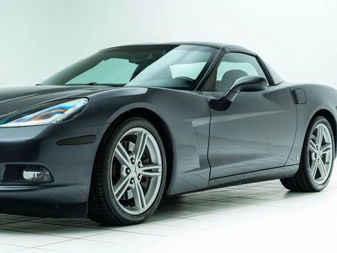 Used 2009 Chevrolet Corvette Coupe w/ Z51 Performance Package image 9