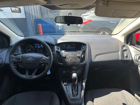 Used 2016 Ford Focus SE FWD image 13