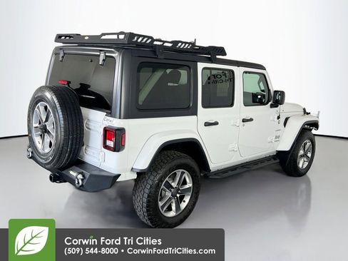 Used 2019 Jeep Wrangler Unlimited Sahara AWD/4WD image 15