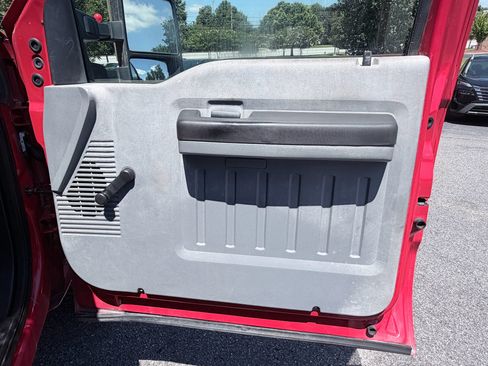 Used 2011 Ford F250 XL RWD image 23
