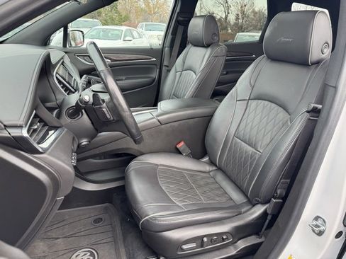 Used 2022 Buick Enclave Avenir w/ Avenir Technology Package image 23