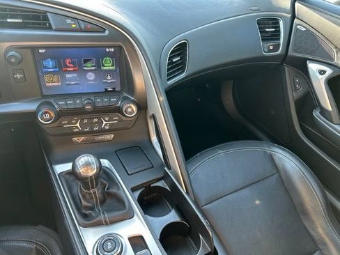 Used 2019 Chevrolet Corvette Stingray Coupe w/ 1LT RWD image 10